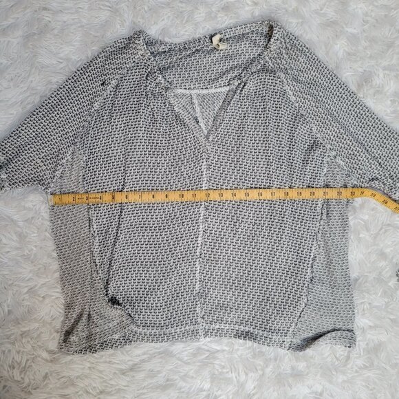 We the Free Split Back Henley Oversized Raw Hem Top - Size S - Picture 7 of 13